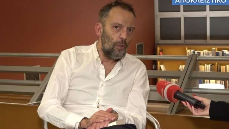 Αύγουστος Κορτώ: &quot;Καταλήγεις στο μίσος επειδή δεν έχεις γνωρίσει αρκετά την αγάπη - Είναι εξουθενωτικό&quot;