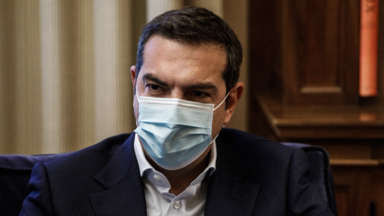 Τσίπρας σε λοιμωξιολόγους: Προσπαθούν να φορτώσουν ευθύνες σε Επιτροπή και γιατρούς, για να ξεφορτωθούν τις δικές τους