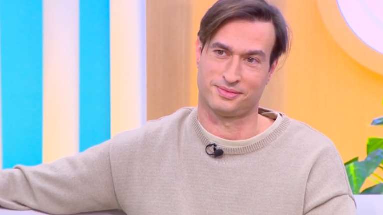 Κωνσταντίνος Μαγκλάρας: &quot;Το πρόβλημα ξεκίνησε με έναν οξύ πόνο όταν πήγα να σηκώσω το μωρό - Πάω να το πιάσω και έμεινα εκεί&quot;