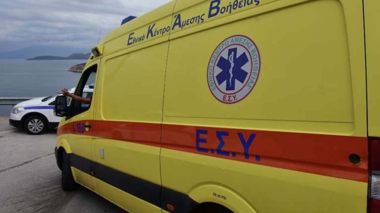 Σοκ στο Ηράκλειο: 17χρονος προσπάθησε να αυτοκτονήσει κόβοντας τις φλέβες του με ξυράφι