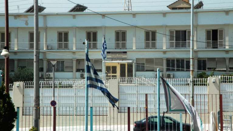 Ετοίμαζαν εξέγερση στις Φυλακές Κορυδαλλού και Χανίων;- Βρήκαν φαλτσέτες, σουβλιά, οικοδομικά εργαλεία [Εικόνες]