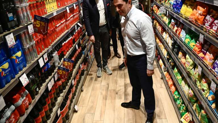 Σκρέκας: Υπάρχουν ευρήματα για παραπλανητικές εκπτώσεις - Θα επιβληθούν εκ νέου πρόστιμα