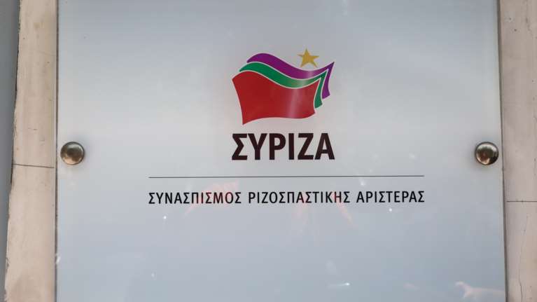 Νέες βολές ΣΥΡΙΖΑ: Ο πρωθυπουργός κρύβει τα ποσά προς τα ΜΜΕ για την καμπάνια στην πανδημία