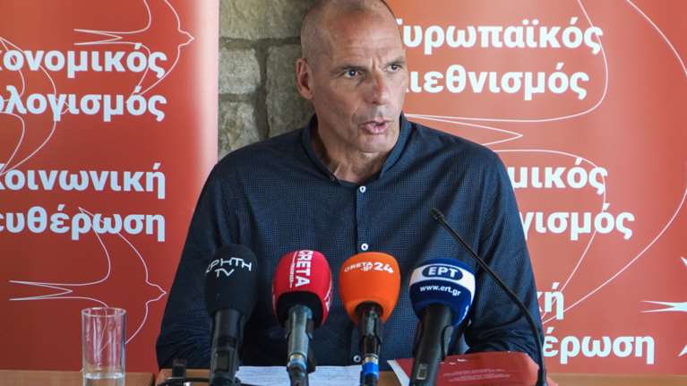 Ράδιο ΜέΡΑ25: Ο Βαρουφάκης ξεκινά το... &quot;ανυπάκουο ραδιόφωνο&quot;