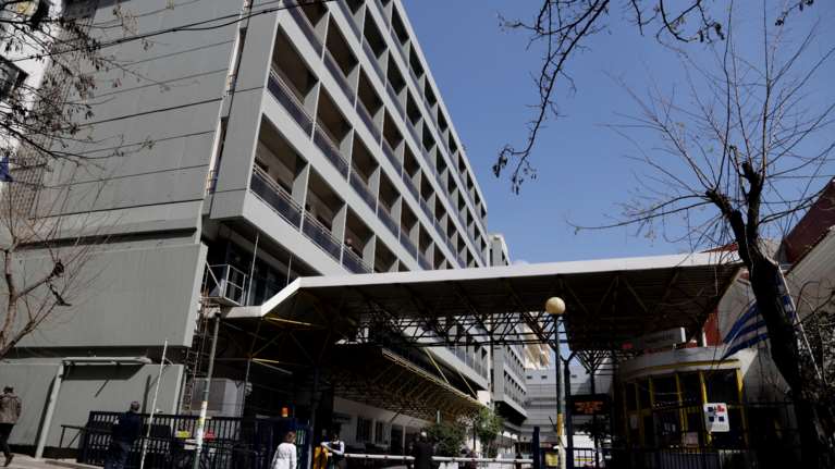 Σοβαρή καταγγελία ΠΟΕΔΗΝ: Αστυνομικοί συνέλαβαν υπάλληλο σε ΜΕΘ