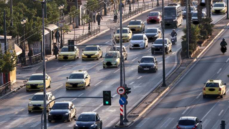 Πάνω από 10.000 καταγεγραμμένες παραβιάσεις κόκκινου από τις κάμερες – Από μέσα Ιανουαρίου οι κλήσεις