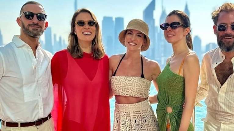 Η Βίκυ Καγιά και η Αθηνά Οικονομάκου πιο εντυπωσιακές από ποτέ: Διασκέδασαν σε party στο Ντουμπάι με τη Jennifer Lopez