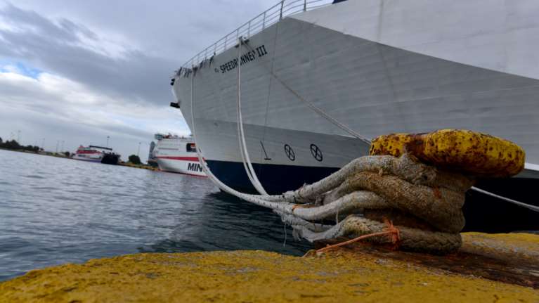 Απαγορευτικό απόπλου από λιμάνια λόγω των θυελλωδών ανέμων – Ποια δρομολόγια ακυρώθηκαν