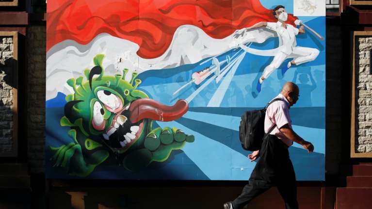 Μετάλλαξη Όμικρον - ECDC: Ασυμπτωματικά ή ήπια τα 79 επιβεβαιωμένα κρούσματα στην ΕΕ