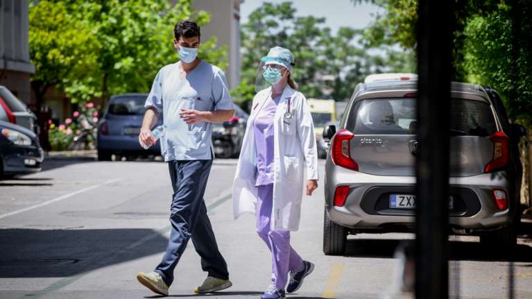 Κορονοϊός: Τα γερμανικά νοσοκομεία ζητούν νοσηλευτές από την Ελλάδα - Τι λένε όσοι βρήκαν δουλειά