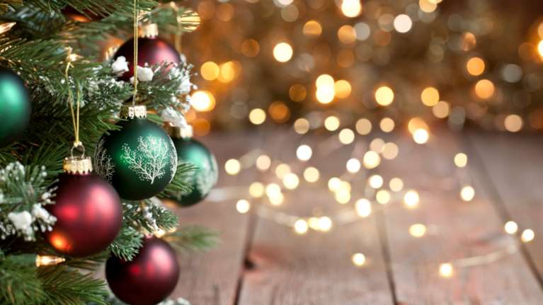3 λόγοι να στολίσετε ΑΠΟ ΤΩΡΑ χριστουγεννιάτικο δέντρο!