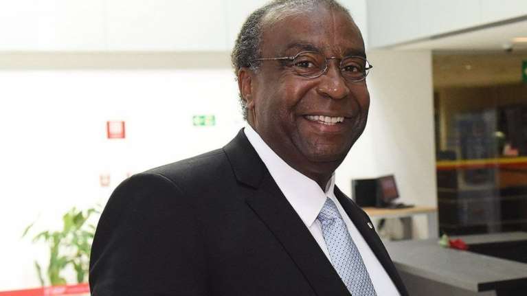 Δεν πρόλαβε καν να αναλάβει ο υπουργός Παιδείας του Μπολσονάρου - Έκανε ...συλλογή πλαστών πτυχίων