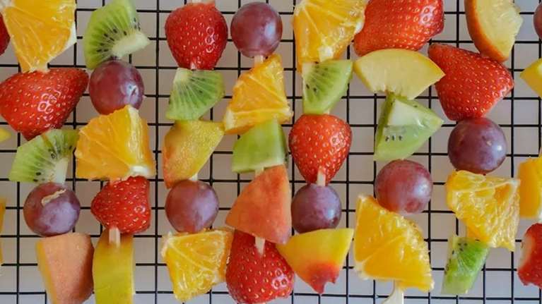 Τα 8 φρούτα που έχουν λιγότερη ζάχαρη - το αγαπημένο του καλοκαιριού με την "κακή" φήμη