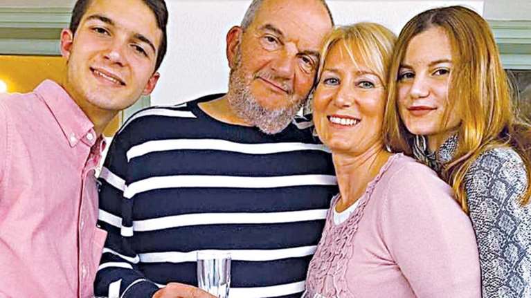 Στη Μύκονο το καλοκαίρι η Αλίκη Καραμανλή: Περήφανοι στο πλευρό της Κώστας Καραμανλής - Νατάσα Παζαΐτη