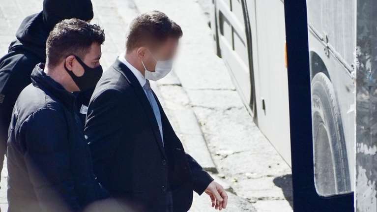 Γλυκά Νερά: Γιατί ο Αναγνωστόπουλος φθάνει χωρίς χειροπέδες στο δικαστήριο- Τι ισχύει για τις μεταγωγές