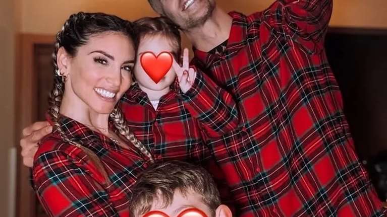 Αθηνά Οικονομάκου: Η matchy matchy εμφάνιση με τον Μπρούνο Τσερέλα και τα παιδιά της