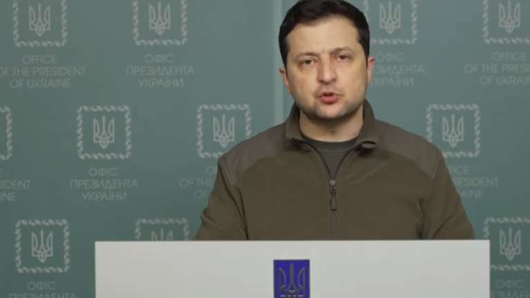 Πόλεμος στην Ουκρανία - Νέο μήνυμα Ζελένσκι καθώς οι Ρώσοι σφυροκοπούν την χώρα -  Το Κίεβο αντέχει - Οι μάχες συνεχίζονται