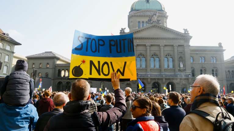 Η Ελβετία δέσμευσε ρωσικά περιουσιακά στοιχεία αξίας 5,75 δισεκ. ευρώ - Χρήματα και ακίνητα