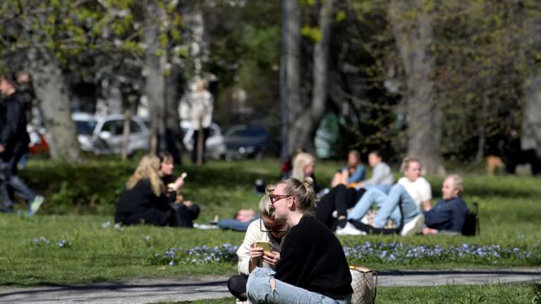 Σουηδία: Ρεκόρ θανάτων εδώ και 150 χρόνια - Σχεδόν 6.000 νεκροί από κορονοϊό σε έξι μήνες