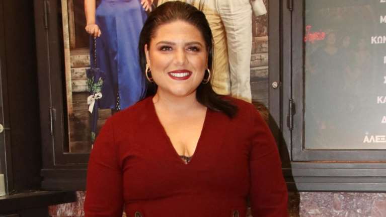 Το κιμονό που φόρεσε η Δανάη Μπάρκα είναι η πιο hot τάση για το καλοκαίρι - Πώς φοριέται