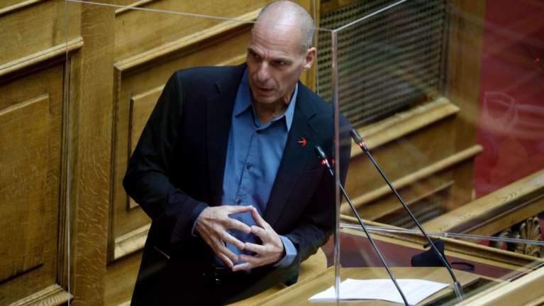 Ο Βαρουφάκης ζητά την &quot;απόλυση&quot; της φον ντερ Λάιεν: Δική της ευθύνη το εμβολιαστικό φιάσκο