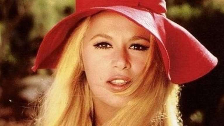 Αλίκη Βουγιουκλάκη: Η σπάνια φωτογραφία από το σπίτι της star τα Χριστούγεννα του 1962