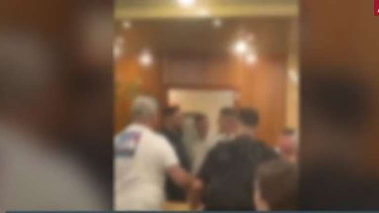 Ένταση στο &quot;Knossos Palace&quot;: Πρόβλημα υγείας για ανήλικο επιβάτη - Γιατί δεν έδεσε στη Μήλο - Η ανακοίνωση της εταιρείας