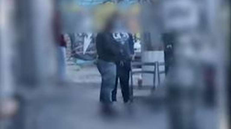 ΕΛΑΣ: Αυτοί είναι οι οκτώ ναρκέμποροι του Μεταξουργείου - Πώς δρούσαν μέρα μεσημέρι  [Βίντεο - Εικόνες]