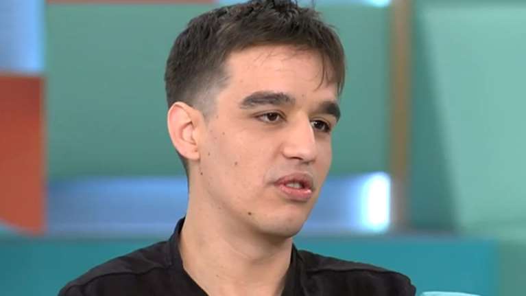 Ο Βασίλης Μπόλλος αποχώρησε από το MasterChef &amp; πήρε πίσω όσα έχει πει για τον Μπόμπαινα: &quot;Εγώ τον συμπαθώ. Έχει καρδιά μικρού παιδιού&quot;