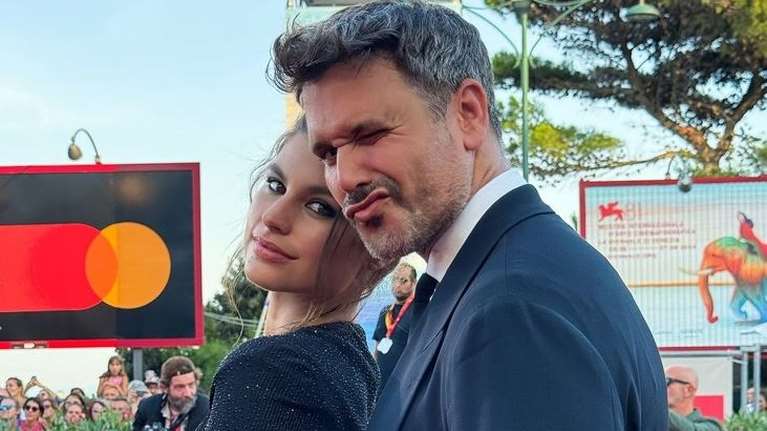 Η Βίκυ Καγιά ποζάρει στον φακό του Μιχάλη Λεβεντογιάννη