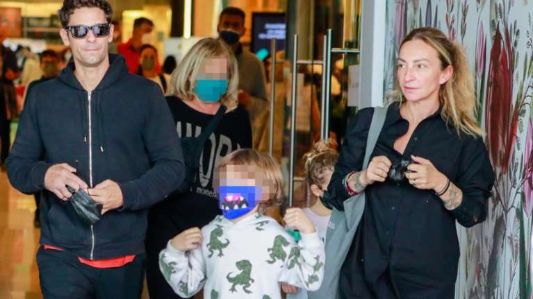 Αποστόλης Τότσικας &amp; Ρούλα Ρέβη | Βόλτα στα μαγαζιά μαζί με τα παιδιά τους