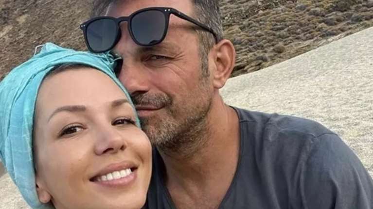 "Ίδια η Charlize Theron": Αγνώριστη η σύντροφος του Ντέμη Νικολαΐδη, Αλεξάνδρα Νικολαΐδου