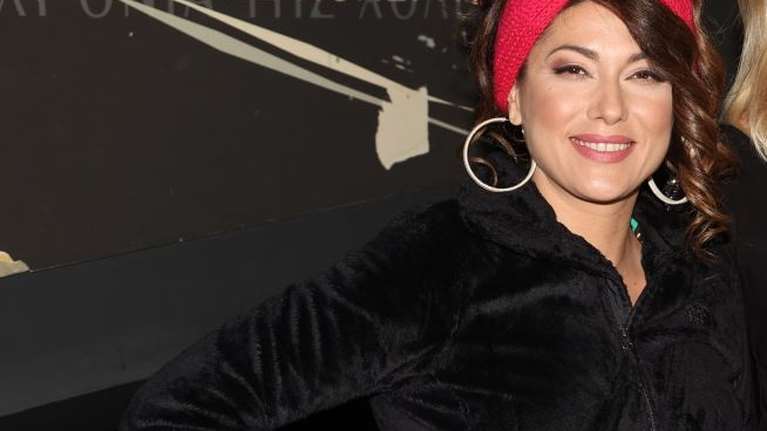 Κλέλια Ρένεση: Τι απαντά όταν η κόρη της της ζητά να της μιλήσει για τον πατέρα της