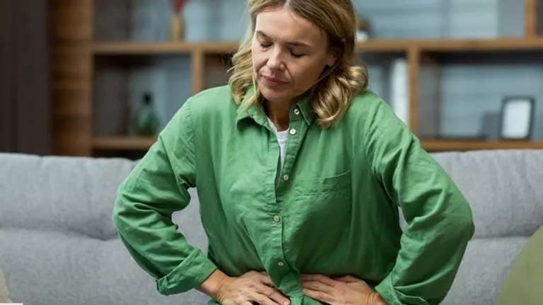 "Οι τοξίνες μπορεί να καταλήξουν στο...": Γιατρός αποκαλύπτει γιατί δεν πρέπει να κρατάς τα αέριά σου