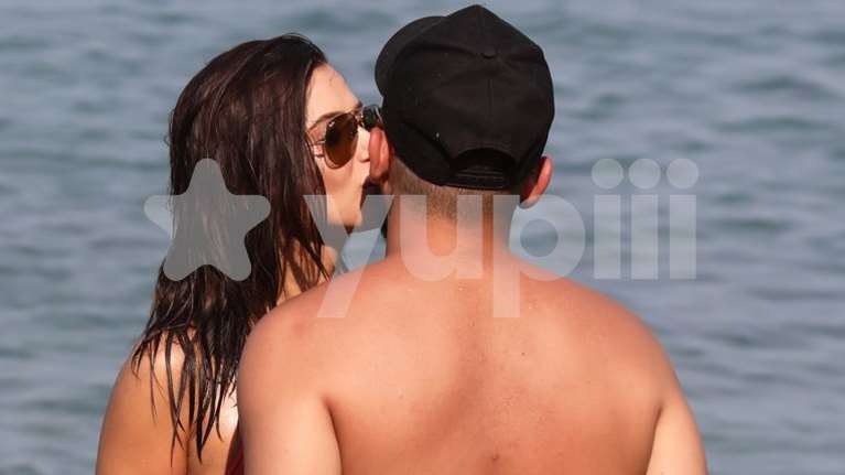 Λάουρα Νάργες και Χρήστος Σαντικάι στα πρώτα τρυφερά στιγμιότυπα