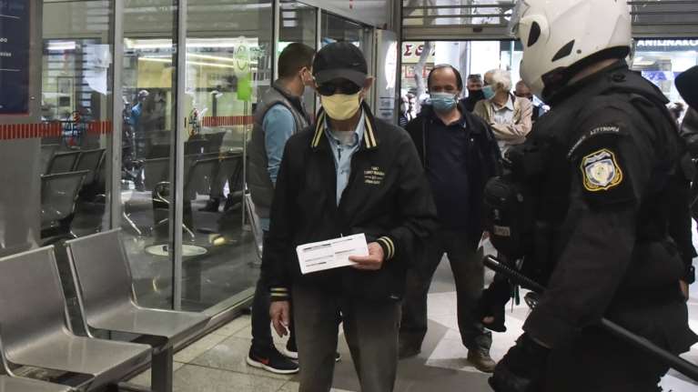 Πώς να πληρώσετε τον λογαριασμό της ΔΕΗ χωρίς να ταλαιπωρηθείτε στις ουρές- Μέσω τηλεφώνου