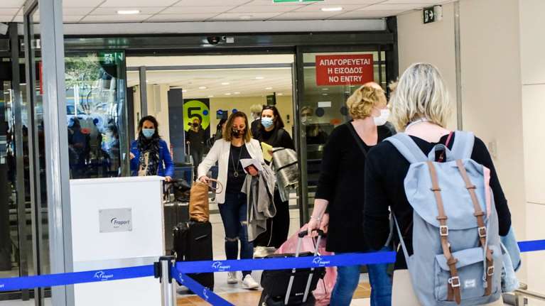 Der Standard: &quot;Πείραμα της Ρόδου&quot; - &quot;Η Ελλάδα επιχειρεί να σώσει την τουριστική σεζόν με επιστημονική καθοδήγηση&quot;