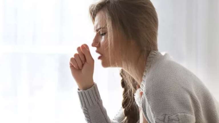 Επίμονος βήχας; 4 πιθανές αιτίες και η λύση