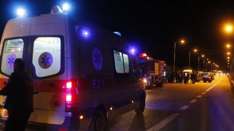 Μοτοσικλέτα πήρε φωτιά και σύρθηκε 100 μέτρα στη λεωφόρο Κηφισού - Σοβαρά τραυματισμένος ο οδηγός