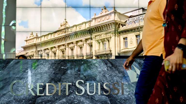Ανάλυση Reuters: Πώς η Credit Suisse &quot;βούλιαξε&quot; στην κρίση - Τι πρέπει να κάνει για να καθησυχάσει επενδυτές και αγορά