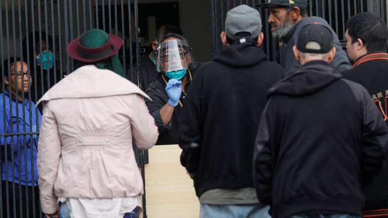 Η Καλιφόρνια οδεύει να προσπεράσει τη Νέα Υόρκη σε αριθμό θυμάτων της πανδημίας του νέου κορονοϊού