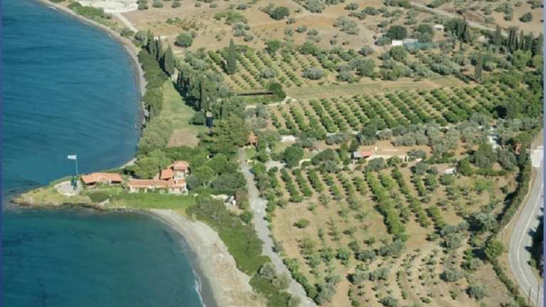 Δημήτρης Κοντομηνάς: Στο σφυρί ο &quot;επίγειος παράδεισός&quot; του στο Μετόχι Αργολίδας - Με θέα την Υδρα