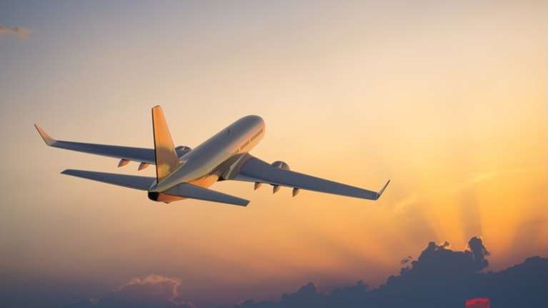 Viral ο πιλότος σε πτήση από Σαντορίνη για Αθήνα – "Φτάσαμε 35 λεπτά νωρίτερα, αυτά δεν γίνονται ούτε στα παραμύθια" [βίντεο]