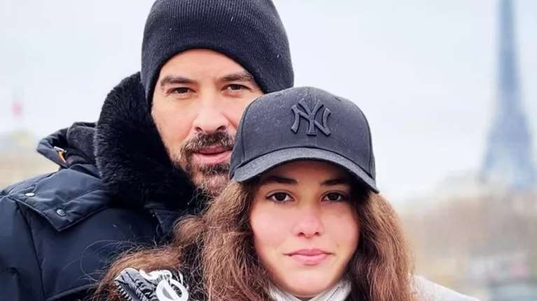 H πανύψηλη Ισμήνη Αϊβάζη χορεύει με τον μπαμπά της στο Tik Tok και γίνονται viral