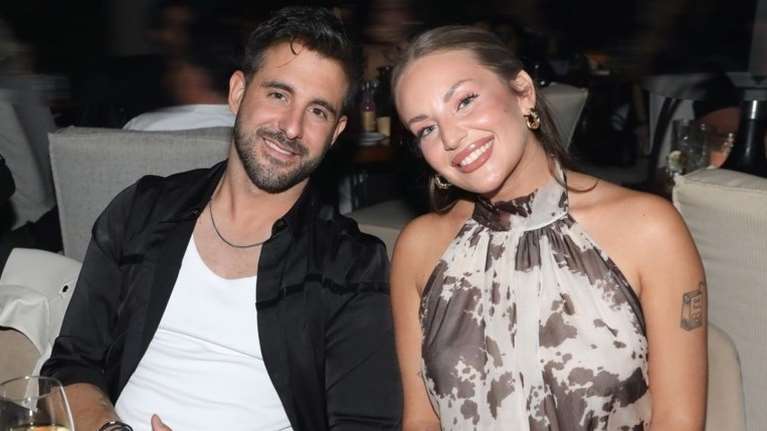 Πότε παντρεύονται η Ανδρομάχη και ο Γιώργος Λιβάνης; - Η αναγγελία για το διπλό μυστήριο