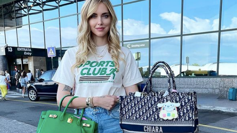 Η Κιάρα Φεράνι φόρεσε το πιο στιλάτο φόρεμα από το Zara που θα φοράς από το πρωί ως το βράδυ