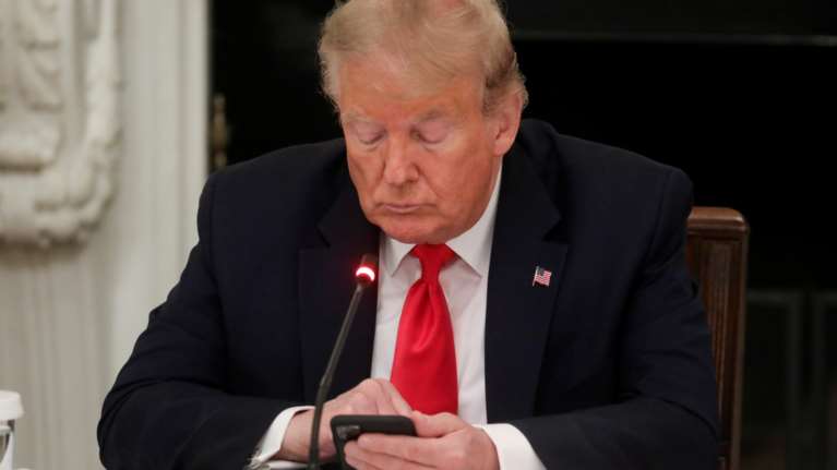 Ετοιμος ο Τραμπ να απαγορεύσει και το κινέζικο TikTok επειδή αποτελεί ...απειλή για την εθνική ασφάλεια των ΗΠΑ!