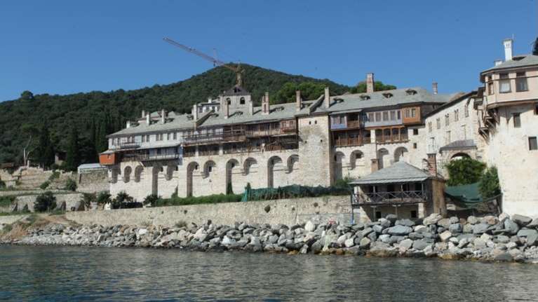 Αναστάτωση στο Άγιον Όρος για επικείμενη &quot;αστυνομική έφοδο&quot; στη Μονή Εσφιγμένου - Γιατί γίνεται έξωση