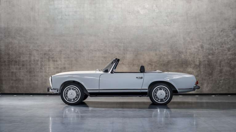 Video: Μια Mercedes 280 SL αναπαλαιώνεται από την Brabus