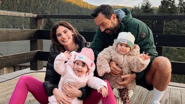 Η Αριάνα και η Φιλίππα Τανιμανίδη είναι τα πιο γλυκά κοριτσάκια: Παίζουν με τη μαμά τους, Χριστίνα Μπόμπα